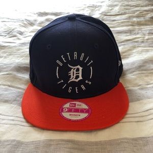 VS PINK Detroit Tigers Hat